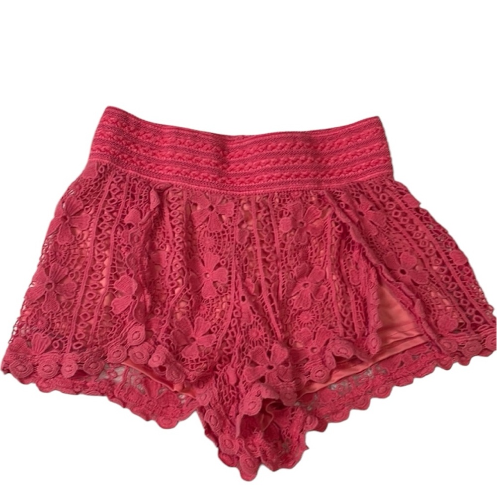 Pink‎ crochet shorts